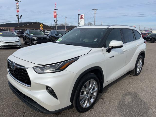 used 2021 Toyota Highlander Hybrid car, priced at $29,998