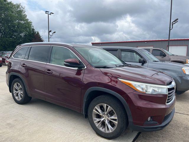 used 2015 Toyota Highlander car, priced at $19,999