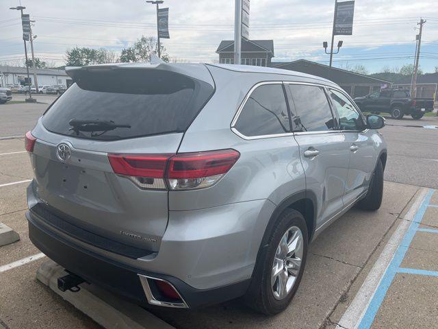 used 2018 Toyota Highlander car, priced at $24,074