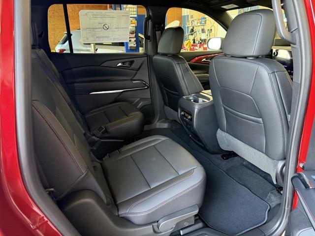 new 2025 Chevrolet Traverse car, priced at $50,160