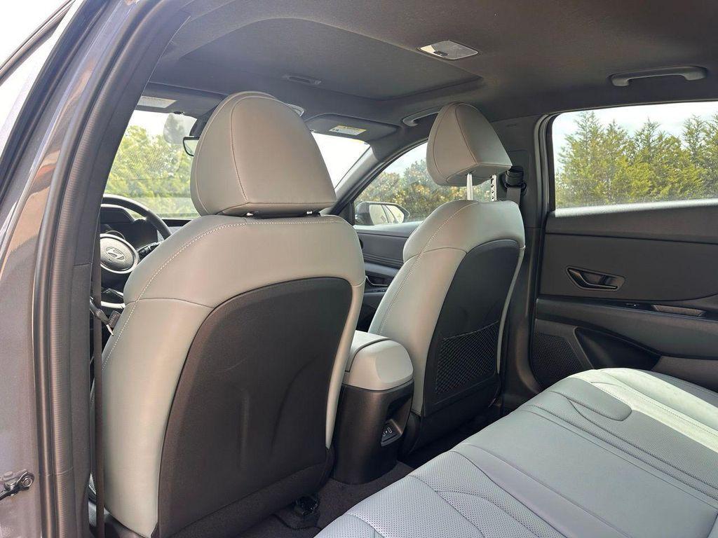 new 2025 Hyundai Elantra car, priced at $31,077