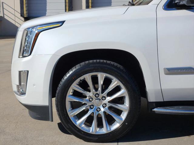 used 2020 Cadillac Escalade ESV car, priced at $47,228