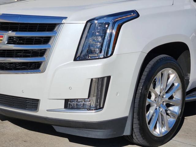 used 2020 Cadillac Escalade ESV car, priced at $47,228