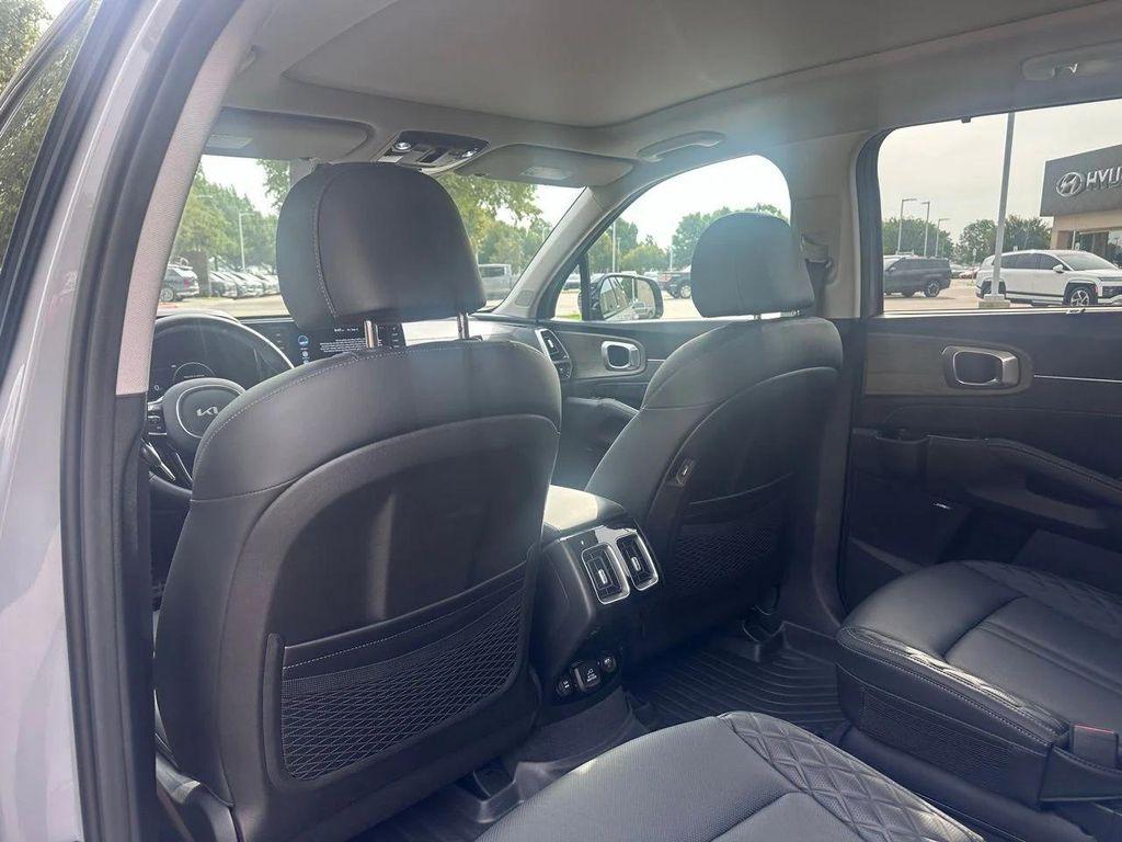 used 2023 Kia Sorento car, priced at $36,700
