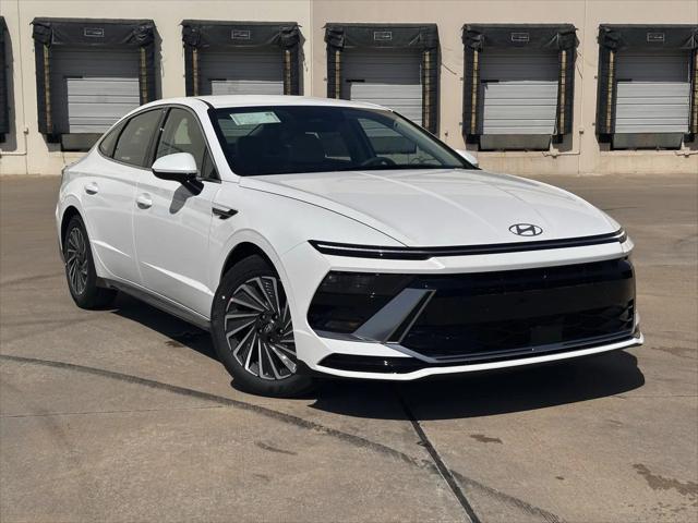 new 2025 Hyundai Sonata Hybrid car, priced at $32,980
