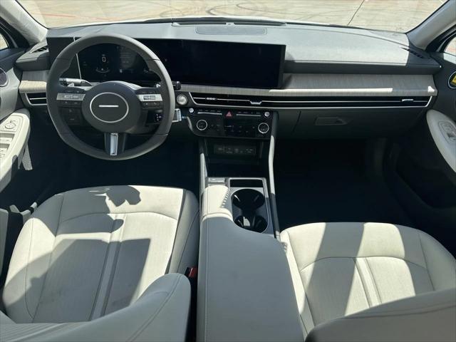 new 2025 Hyundai Sonata Hybrid car, priced at $32,980