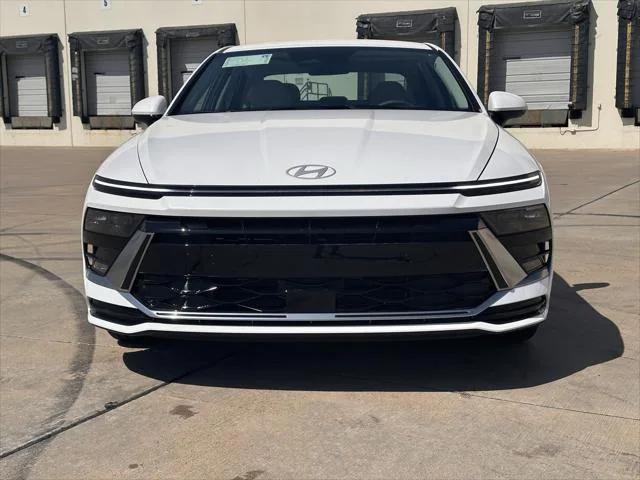new 2025 Hyundai Sonata Hybrid car, priced at $31,980