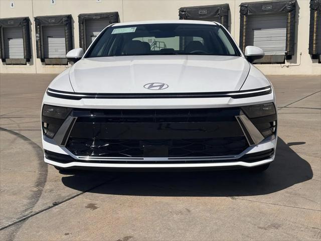 new 2025 Hyundai Sonata Hybrid car, priced at $32,980