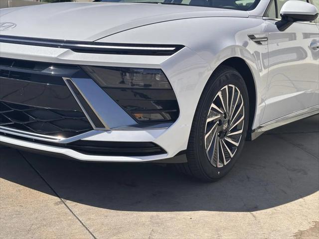 new 2025 Hyundai Sonata Hybrid car, priced at $32,980