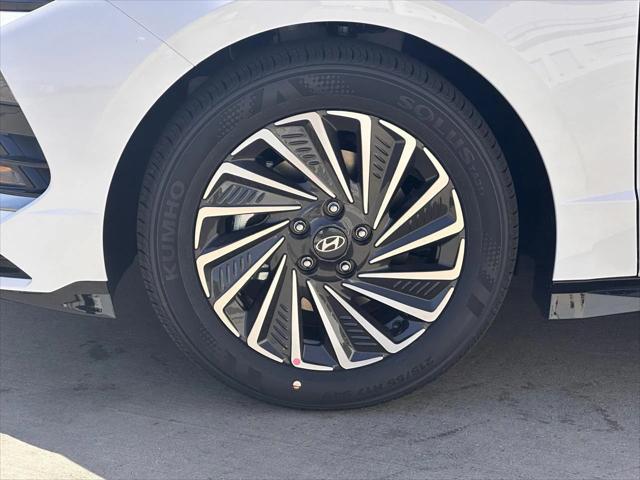 new 2025 Hyundai Sonata Hybrid car, priced at $32,980