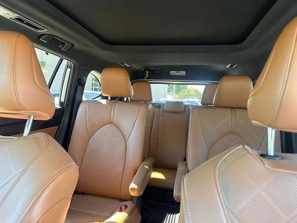 used 2020 Toyota Highlander car, priced at $29,225