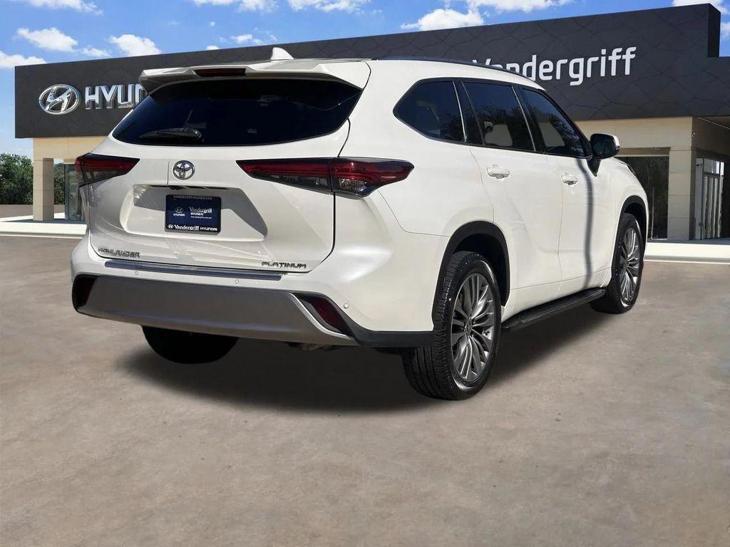 used 2020 Toyota Highlander car, priced at $29,225