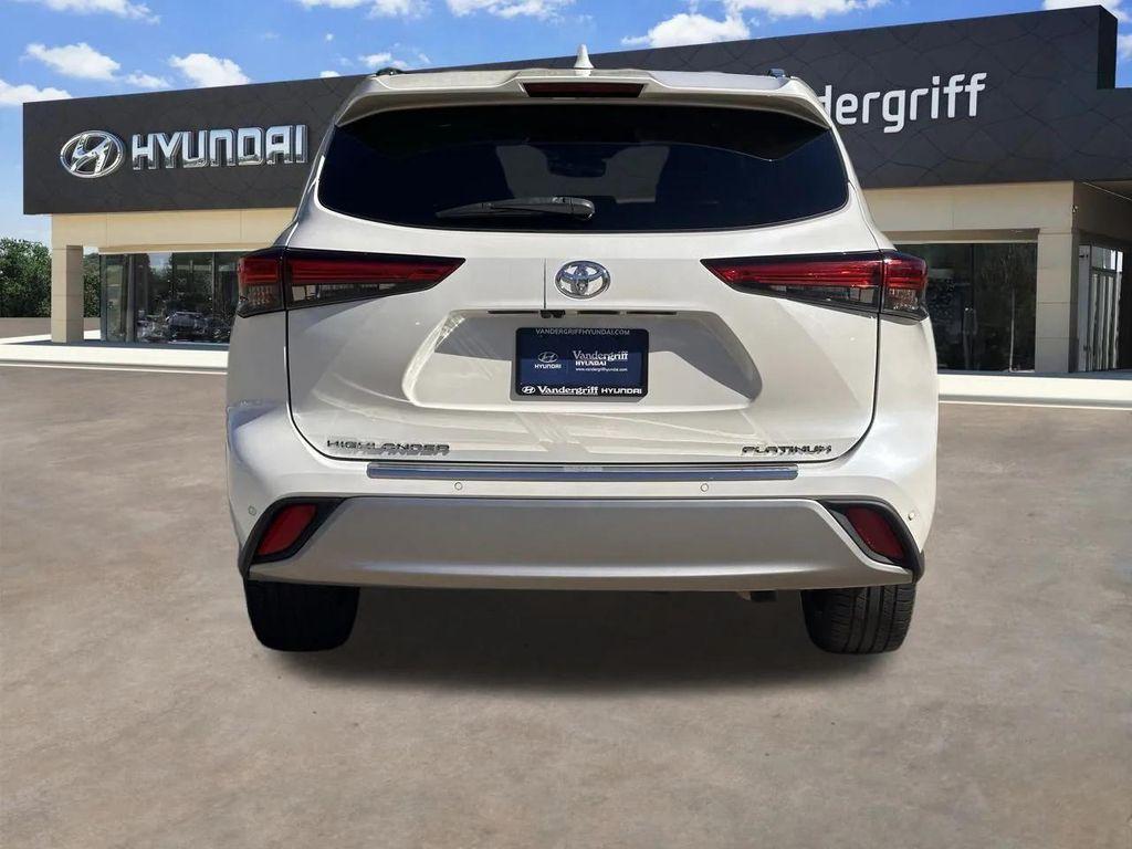 used 2020 Toyota Highlander car, priced at $29,225