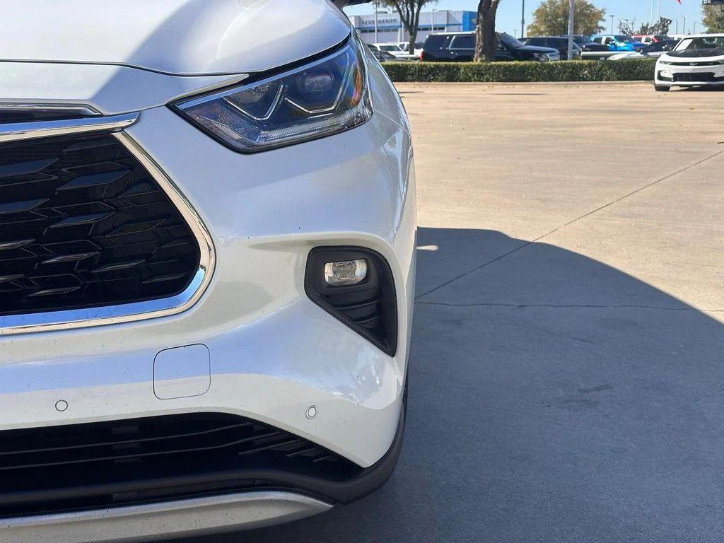 used 2020 Toyota Highlander car, priced at $29,225