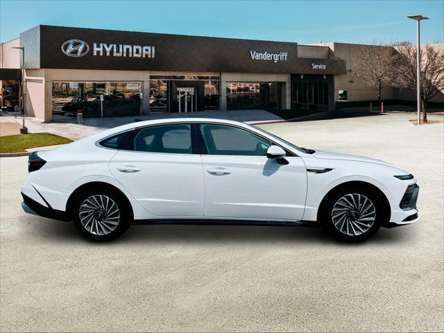 new 2025 Hyundai Sonata Hybrid car, priced at $38,327