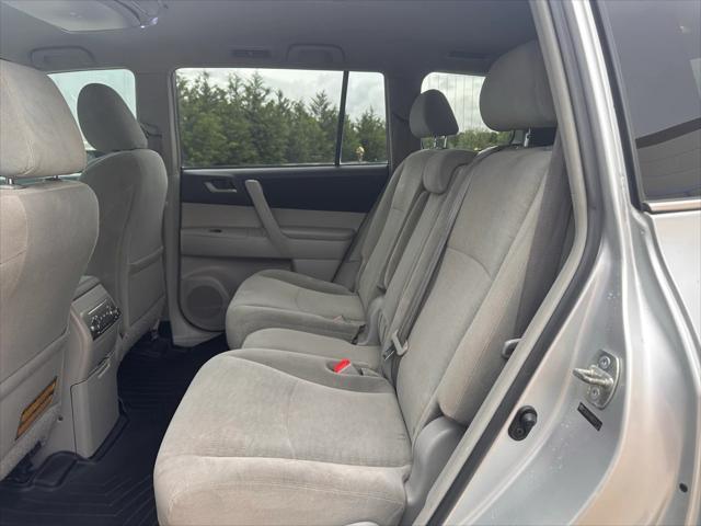 used 2013 Toyota Highlander car, priced at $10,995
