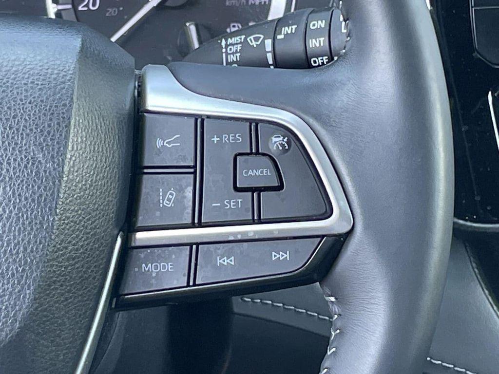 used 2022 Toyota Highlander car, priced at $32,890