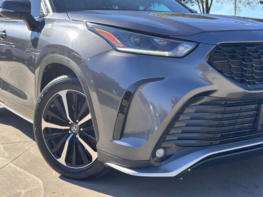 used 2022 Toyota Highlander car, priced at $31,496