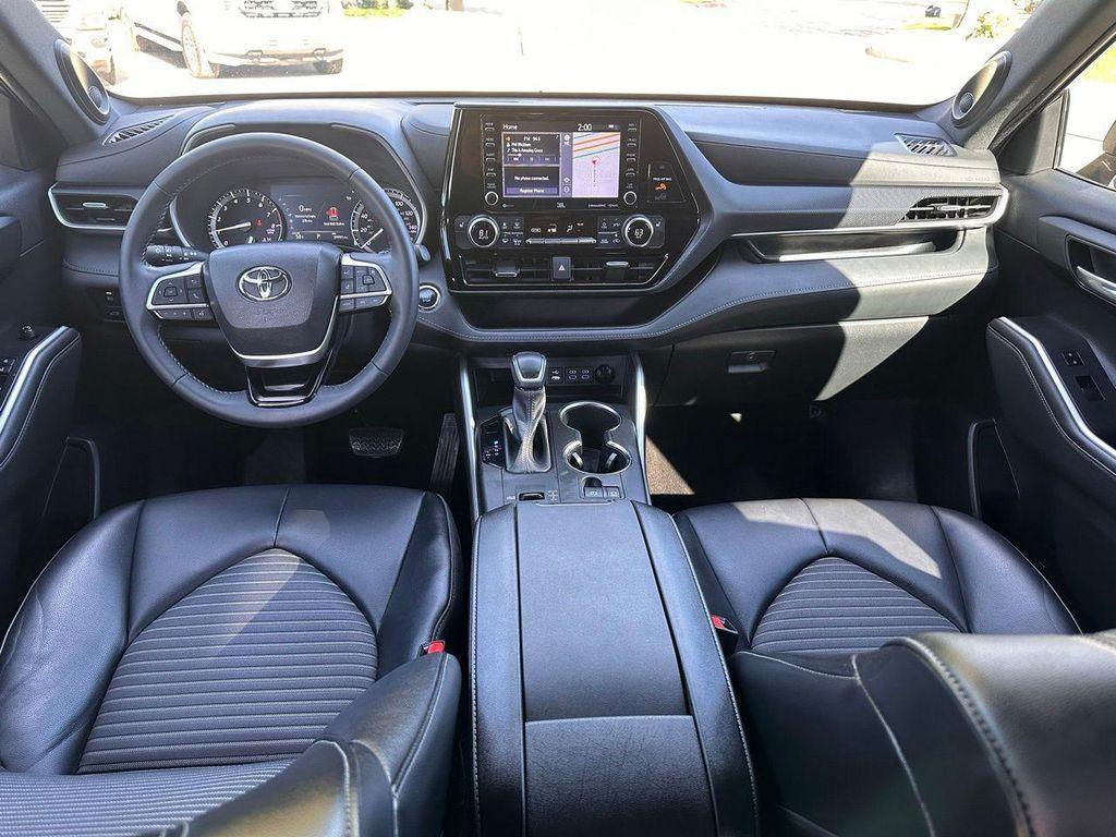 used 2022 Toyota Highlander car, priced at $31,496