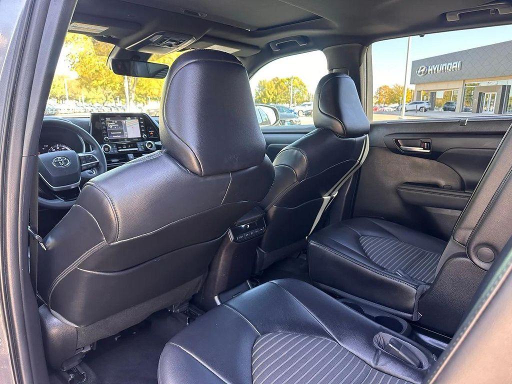 used 2022 Toyota Highlander car, priced at $31,496