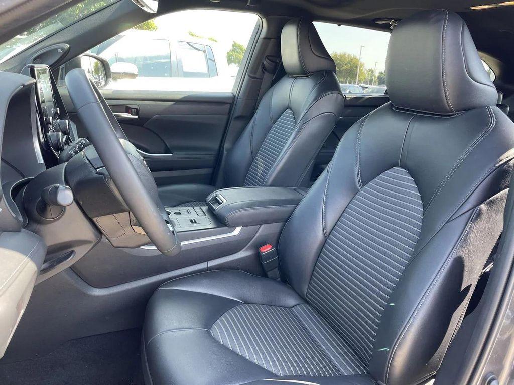 used 2022 Toyota Highlander car, priced at $32,890