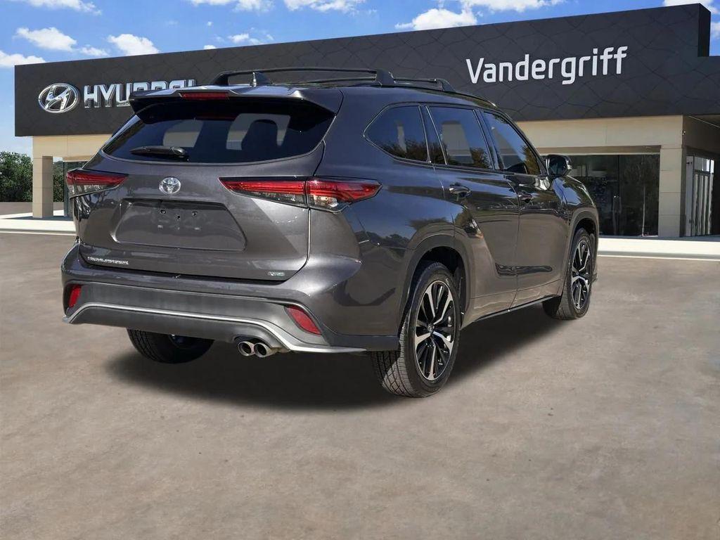 used 2022 Toyota Highlander car, priced at $31,496
