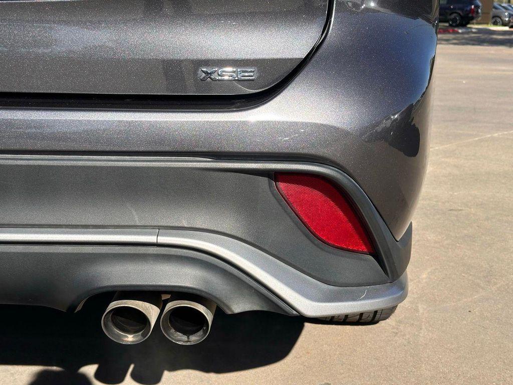 used 2022 Toyota Highlander car, priced at $31,496