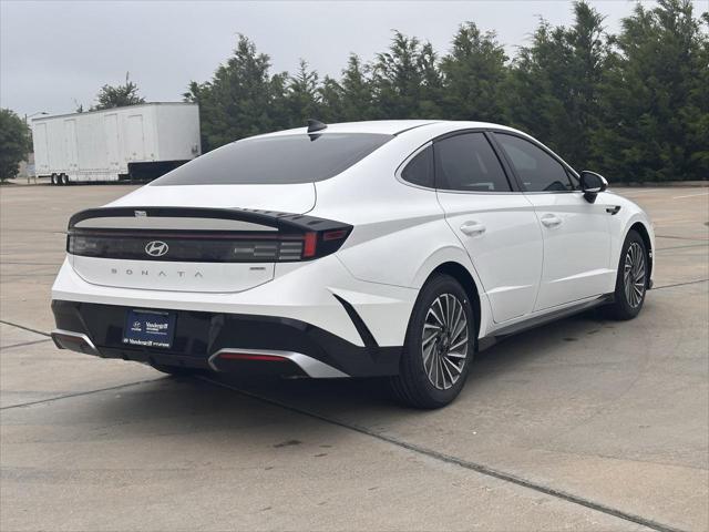 new 2025 Hyundai Sonata Hybrid car, priced at $32,801