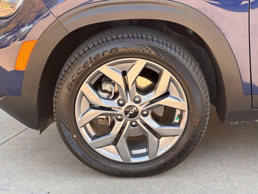 used 2024 Kia Seltos car, priced at $18,305