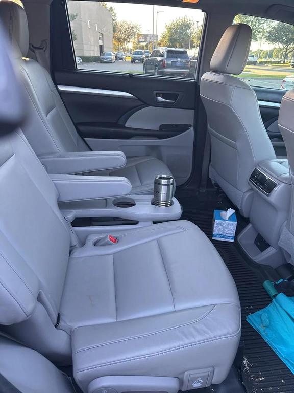 used 2018 Toyota Highlander car, priced at $22,688