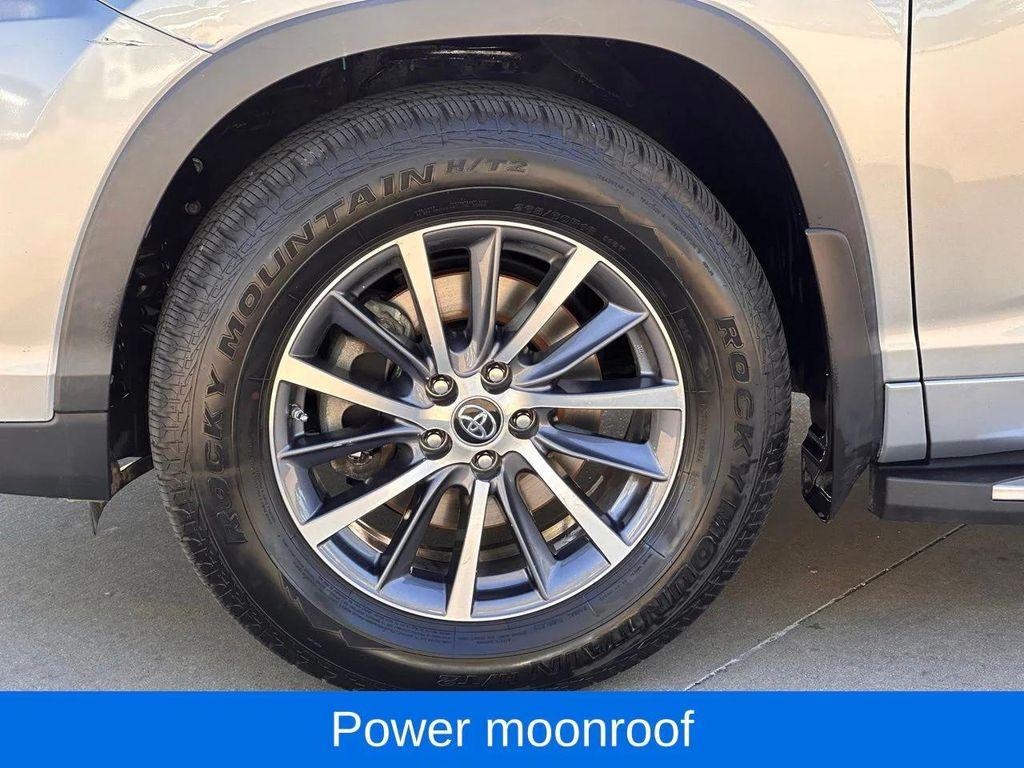 used 2018 Toyota Highlander car, priced at $21,633