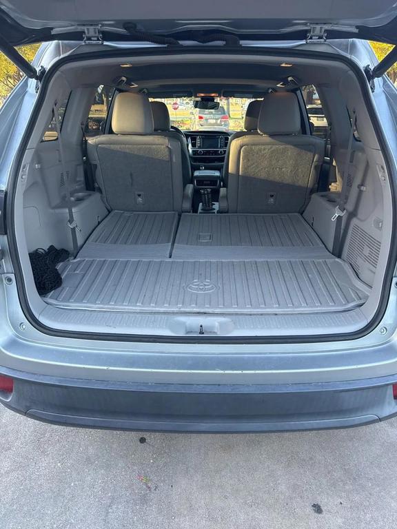 used 2018 Toyota Highlander car, priced at $22,688