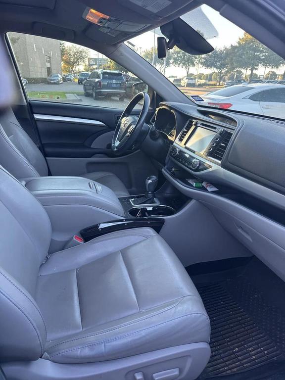 used 2018 Toyota Highlander car, priced at $22,688