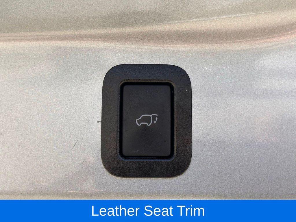 used 2018 Toyota Highlander car, priced at $21,633