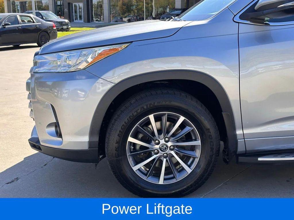 used 2018 Toyota Highlander car, priced at $21,633