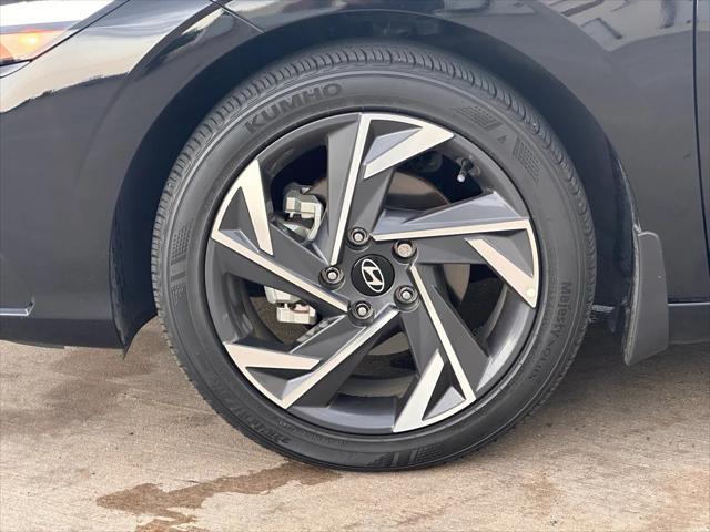 used 2024 Hyundai Elantra car