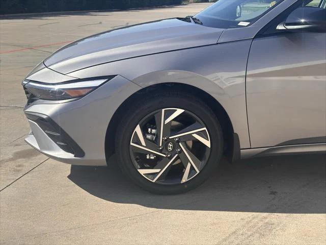 new 2025 Hyundai Elantra car, priced at $26,085