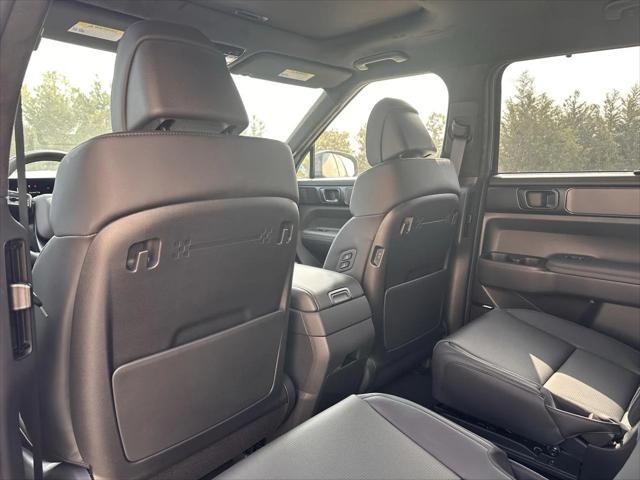 new 2025 Hyundai SANTA FE HEV car, priced at $47,346