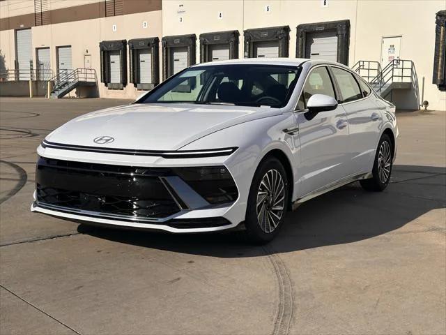 new 2025 Hyundai Sonata Hybrid car, priced at $31,957