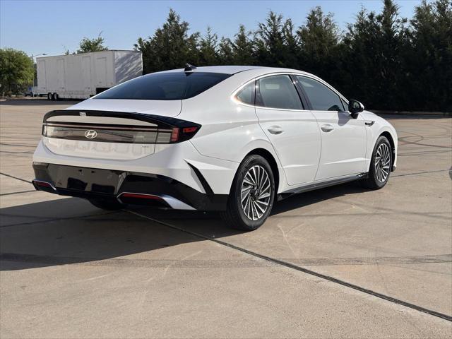 new 2025 Hyundai Sonata Hybrid car, priced at $32,957