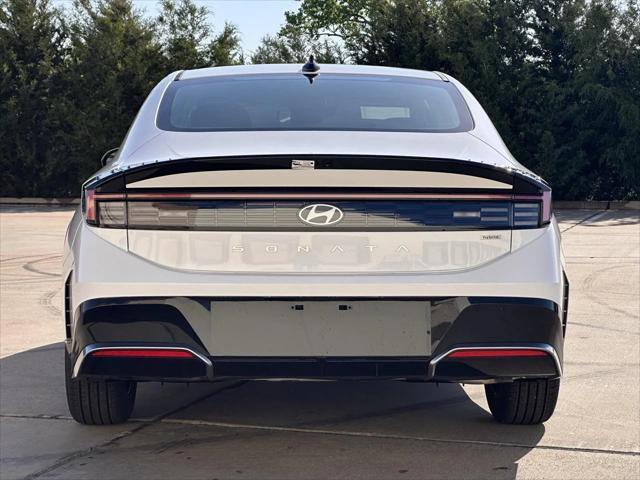 new 2025 Hyundai Sonata Hybrid car, priced at $32,957