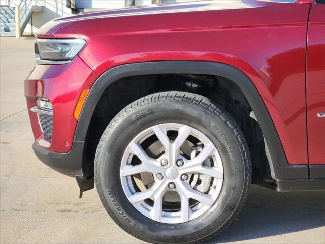 used 2022 Jeep Grand Cherokee car, priced at $29,376