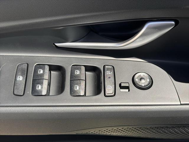 new 2025 Hyundai Elantra car, priced at $27,902