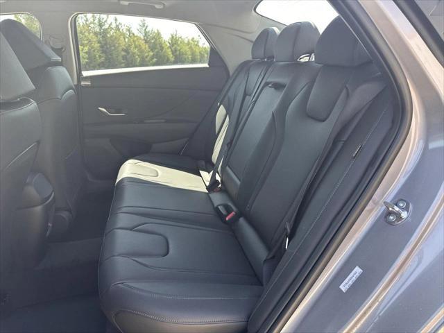 new 2025 Hyundai Elantra car, priced at $27,902