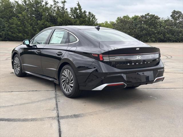 new 2025 Hyundai Sonata Hybrid car, priced at $38,840