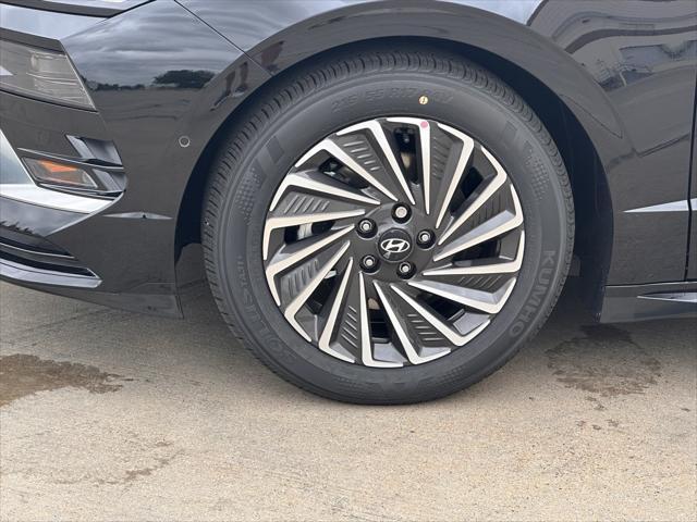 new 2025 Hyundai Sonata Hybrid car, priced at $37,840