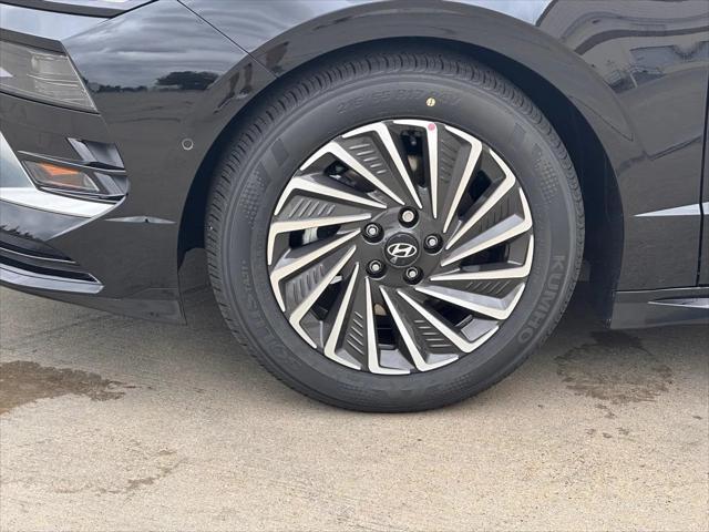 new 2025 Hyundai Sonata Hybrid car, priced at $38,840
