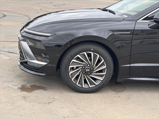 new 2025 Hyundai Sonata Hybrid car, priced at $38,840