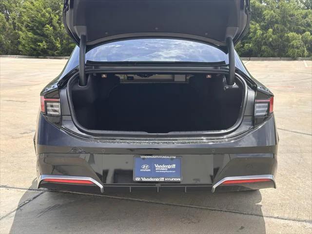 new 2025 Hyundai Sonata Hybrid car, priced at $37,503