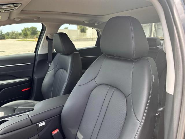 new 2025 Hyundai Sonata Hybrid car, priced at $39,003